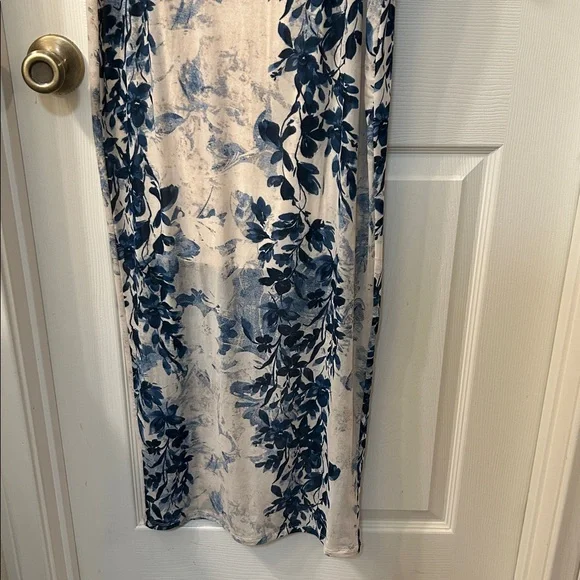Express Blue and White Floral Long Sleeve Dress size Small - Picture 2 of 5